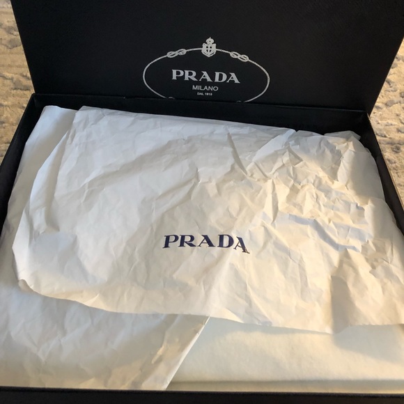 Women’s 100%  Authentic Prada flower wedge size 38 - Picture 7 of 7